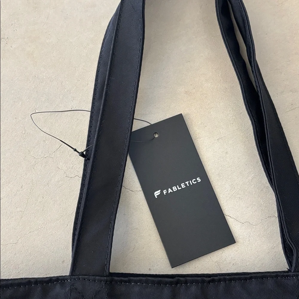 Sale! Sale! NWT Fabletics Los Angeles CA Zippered and Lined Tote Bag